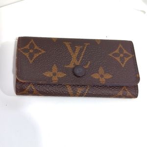 Athentic Preloved Louis Vuitton 4 Key ring holder